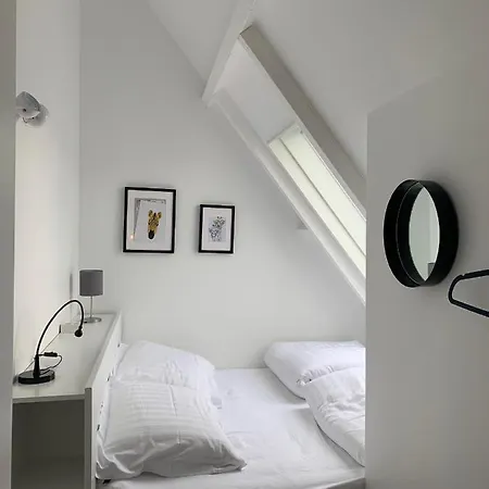 Boothuis Apartment *